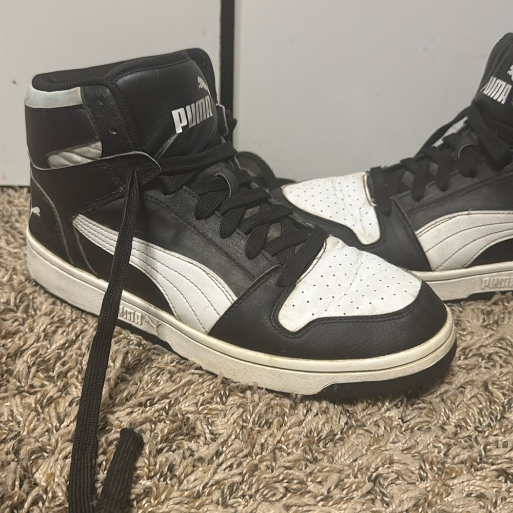 Men’s size 9 PUMA Rebound LayUp